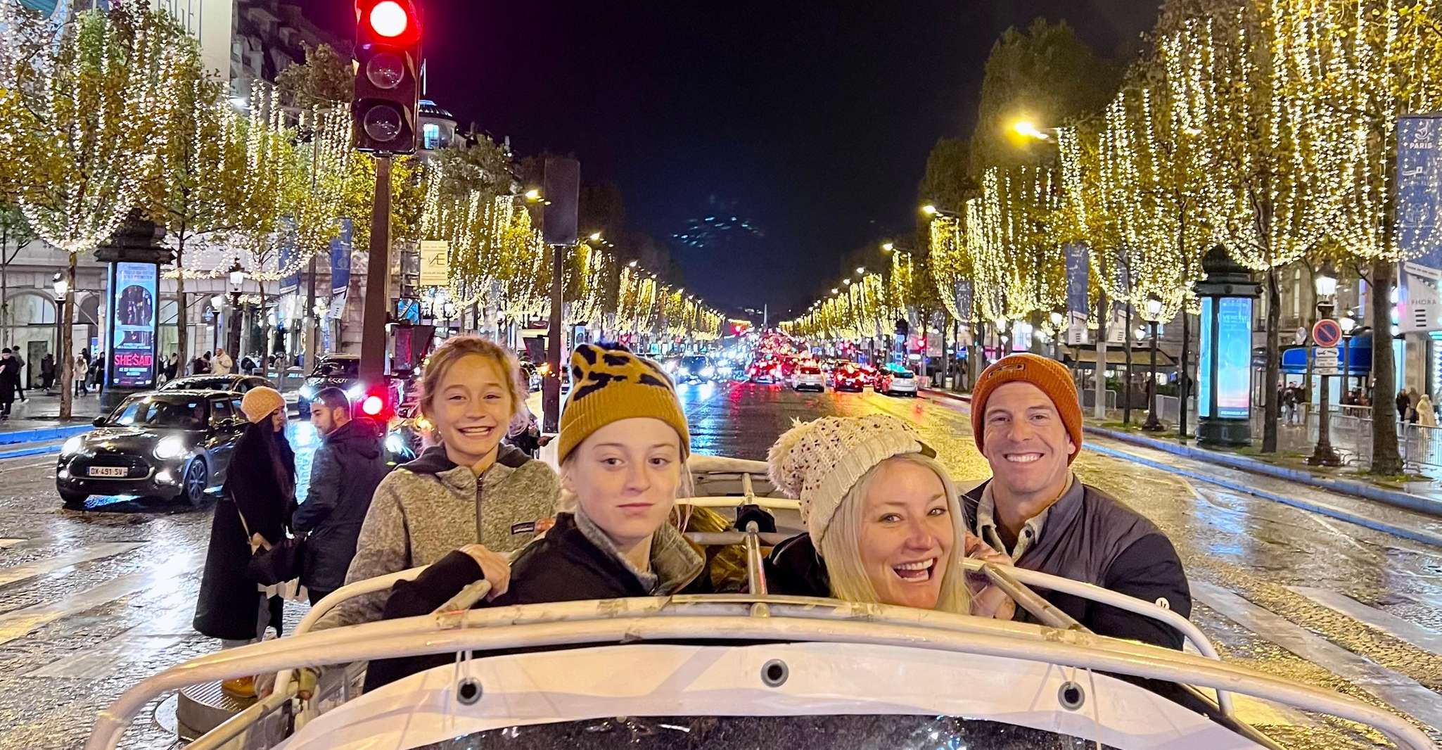 Paris, Weihnachtsbeleuchtung Tuk Tuk Tour - Hizvo