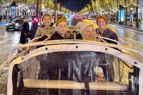 Paris: Christmas Lights Tuk Tuk Tour