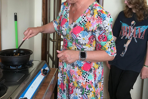 阿努拉德普勒：当地市场探访与草药米工坊体验