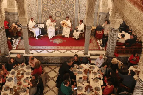 Fès : Dîner-spectacle inoubliable avec prise en charge à l'hôtel
