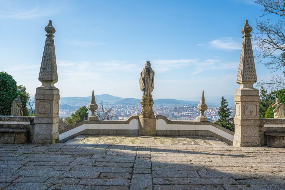 Tour Minho - Guimarães - Braga - Housity