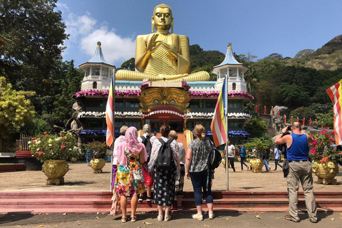 Sigiriya: Private Kandy Transfer with Cultural tour