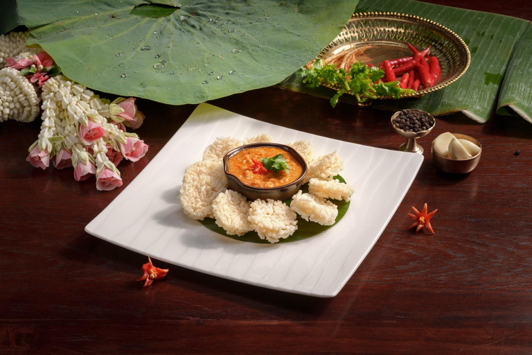 Bangkok: Thai Cuisine Dinner Package at Saneh Jaan Sharing Set for 2 People