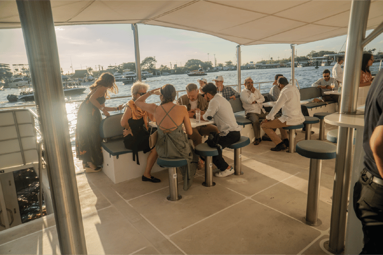Cartagena: Sunset on Cartagena Bay aboard the Flamante Catamaran Cartagena: Sunset over Cartagena Bay aboard the Flamante Catamaran