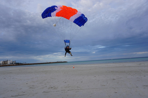 Adelaide: Tandem Skydive over Wallaroo Beach, Beach Landing Tandem Skydive over Wallaroo Beach - 12,000ft