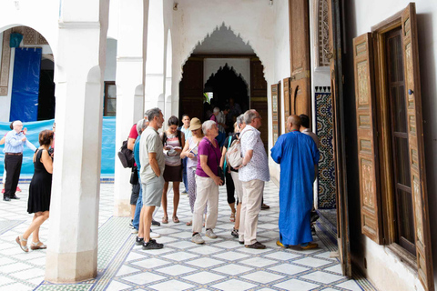 Marrakech: Bahia Palace Guided Walking Tour Shared Group Walking Tour in French– From the Meeting Point