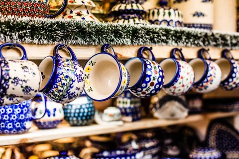 Wroclaw Puolan keramiikkatehtaalle ja Rauhan kirkkoon