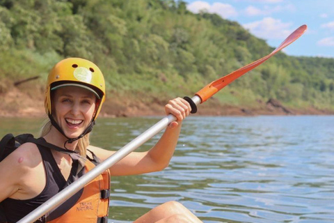 Puerto Iguazú: Aguaray Kayaking and Trekking Day Trip
