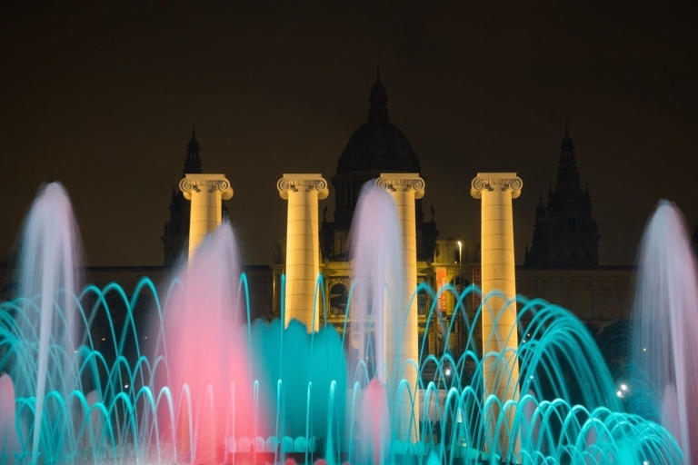 Barcelona: kabelbaan, bezoek aan magische fontein & kasteelPrivérondleiding