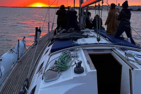 Lisbonne : croisière à la voile sur le Tage avec équipage