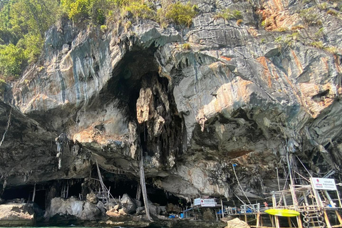 Desde Phi Phi Maya Bay Tour en barco de cola larga con snorkel