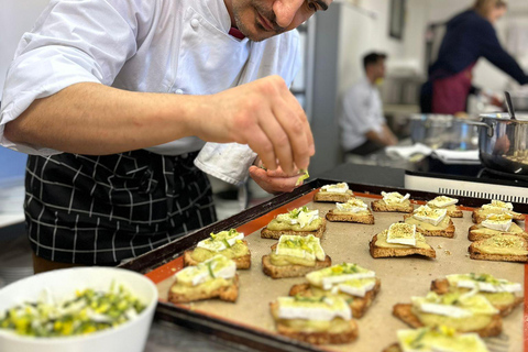 佛罗伦萨：意面制作课程，含晚餐、葡萄酒和... 唱歌！佛罗伦萨：意面制作课程，含晚餐、葡萄酒...还有歌唱！
