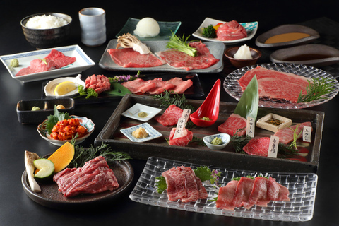 Premium Yakiniku på Yakiniku Manno ShinsaibashiSpecial Mano Wagyu Premium magert kött sortiment