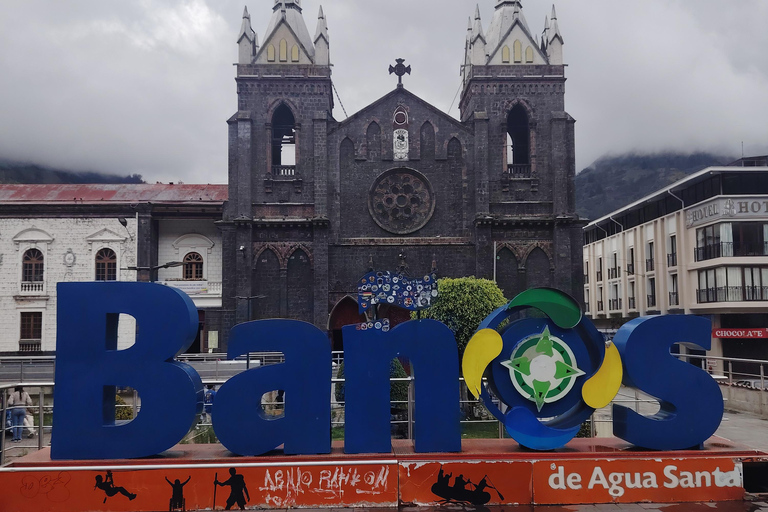 Quito: Baños de Agua Santa, Cotopaxi, Yambo Lagoon Tour, 2 days 1 night