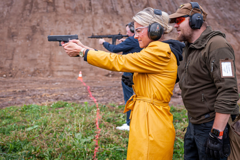 Prag: Outdoor-Schießerlebnis mit bis zu 10 GewehrenPrag: 2-stündiges Outdoor-Schießerlebnis - 7-Waffen-Paket