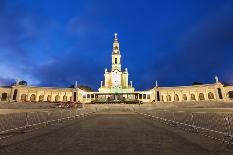 Depuis Lisbonne : Fátima de nuit – Expérience de la procession aux bougiesDe Lisbonne : Fátima de nuit – Expérience de la procession aux bougies