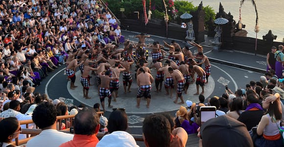 Bali: Uluwatu Temple Guided Tour & Kecak Fire Dance Ticket