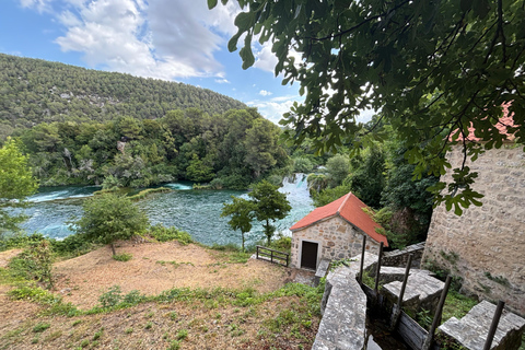Tour por las cataratas de Krka por la tarde, con guía y entrada incluidosTour de tarde a las cataratas de Krka, con guía y entrada incluidos