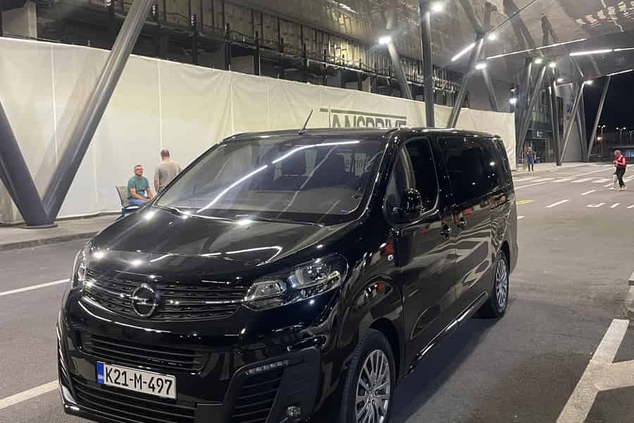 Sarajewo Flughafen Privattransfer. Foto: GetYourGuide