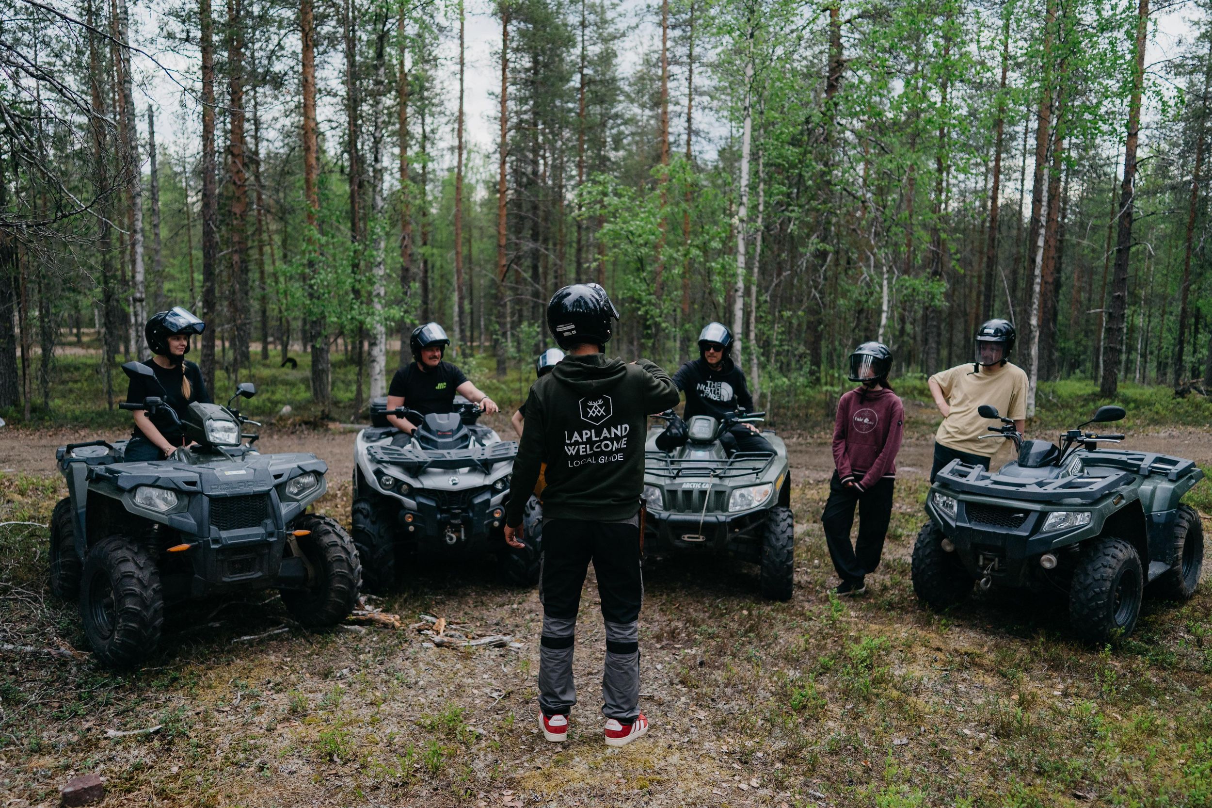 Rovaniemi: Quad-Erlebnis mit Mittagessen am Lagerfeuer