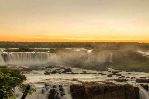 Z Foz do Iguaçu: Zachód słońca nad wodospademBilet na zachód słońca nad wodospadem i regularny transport