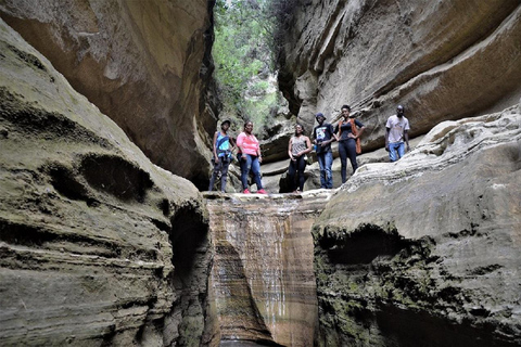 Nairobi: Hell's Gate & Lake Naivasha Day Trip with Boat Ride
