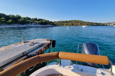 Visite privée du lagon bleu et des 3 îles en bateau à moteur