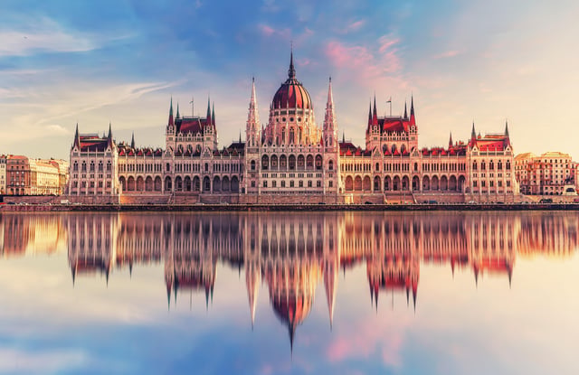 Excursie de o zi cu ghid la Bratislava și Budapesta