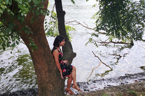 Kandy: Customizable Temples, Artisan Crafts & cultural Show Van