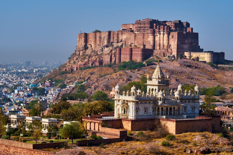 Desde Jodhpur: Recorrido turístico de un día por Jodhpur en cocheTransporte privado en Ac, guía turístico en directo y entradas a los monumentos