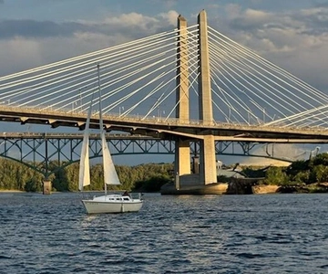 Portland's Bridge City "12 Historic Bridges" Boat Tour