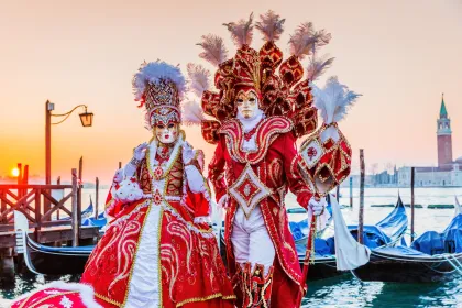 Venezianische Karnevalstraditionen Private Tour mit Maskenworkshop