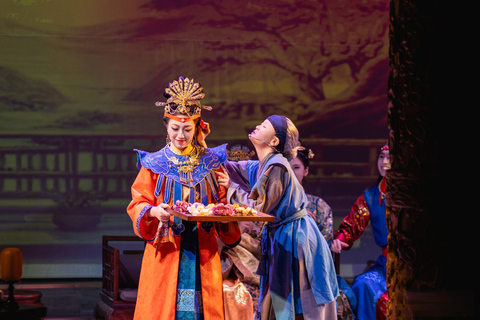 Beijing: Royal Cultural Dinner Show – YanWaiYan Standard Seating - Dinner