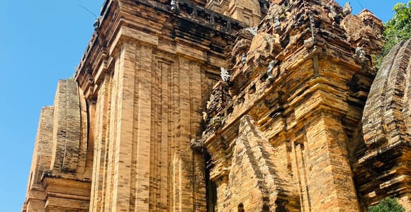Nha Trang : Half-Day City Tour with Local Lunch