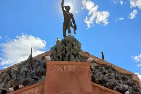 Desde Salta: Tour a Humahuaca + Hornocal "Ruta de Colores y Alturas"