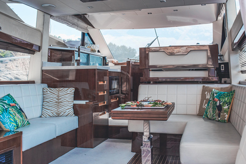 Palma: Private Flybridge Motorboat Tour - All Included Palma: Sunset Tapas Cruise to Caves or Calas on a Llaut