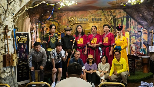 Ulaanbaatar: Horse Head Fiddle Museum & Folk Art Show