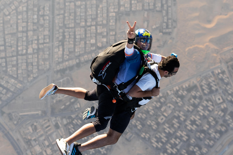 Le Caire : expérience de saut en parachute tandem avec vidéoLe Caire : expérience de saut en tandem avec vidéo