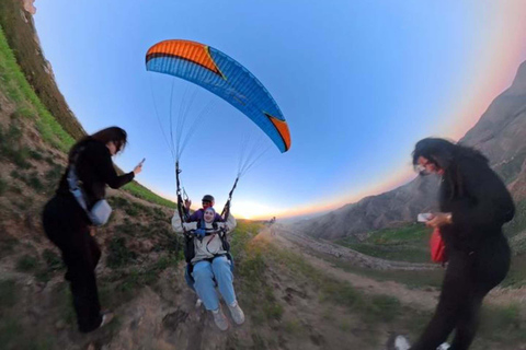 Marrakech: Paragliding Experience in the Agafay Desert
