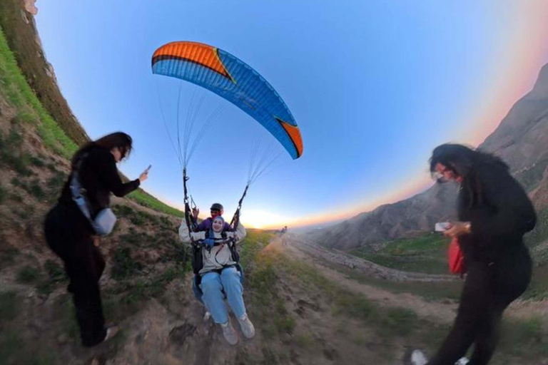 Marrakech: Paragliding Experience in the Agafay Desert