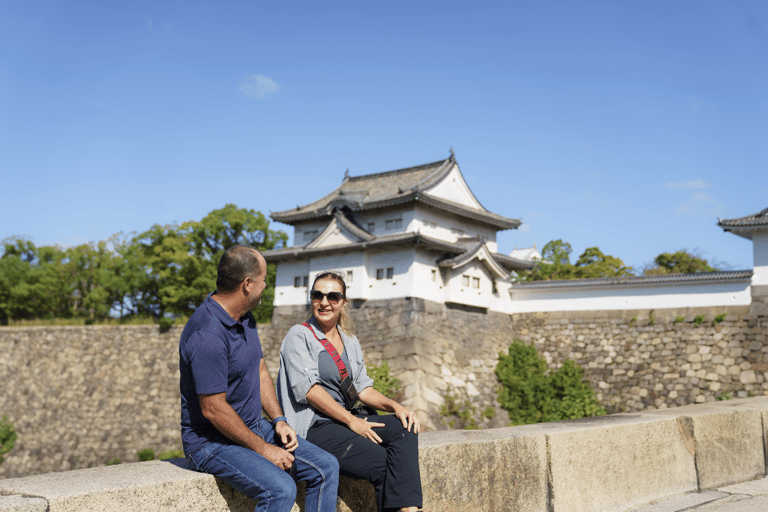 Osaka Castle Historical Walking Tour with Main Tower Entry