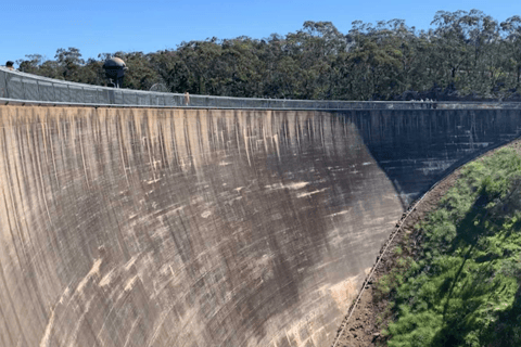 Adelaide Highlights: Wine, Whispering Wall & Pink Lake Tour