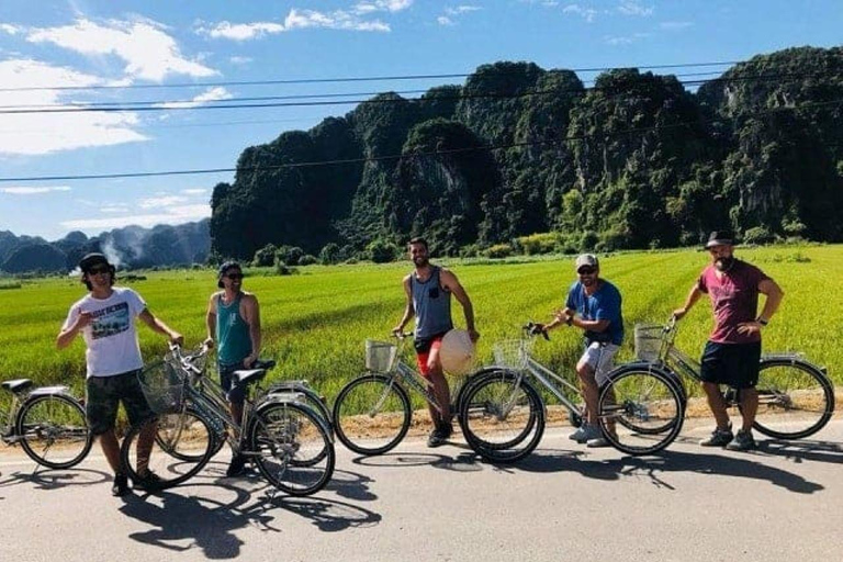 Desde Hanoi: crucero de 3 días por Ninh Binh y Ha Long Bay