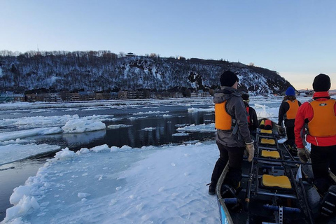 Ciudad de Quebec: Experiencia en canoa de hielo al atardecer con saunaPiragua sobre hielo al atardecer con chocolate caliente y sauna