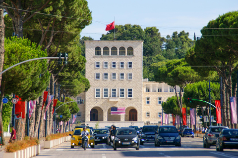 &quot;Tirana: En morgonresa med frukost / lunchalternativ&quot;Tirana: Guidad stadsvandring