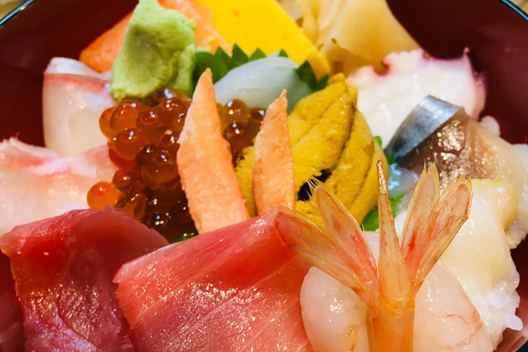 Kanazawa: Omicho Market and Higashi Chaya Food Tour