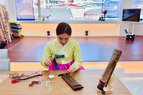 Seoul: Mini Gayageum Workshop with Bukchon Views Premium : DIY Mini Gayageum + Authentic Master Lesson