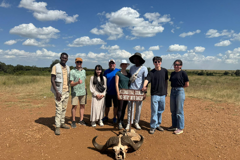 Nairobi: 8-Day Big Five, Culture & Photo Safari 8-Day Big Five, Culture & Photo Safari -Budget accommodation
