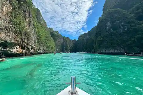 Koh Phi Phi: Maya Bay, Bamboo Sunrise/Sunset Speedboat Tour