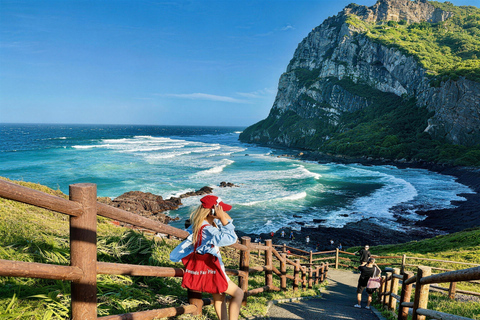 Jeju: Udo Island E-Bike Ride & Insta-Worthy Sea-View Cafe Ultimate Adventure Tour (e-Bike+Speedboat included)